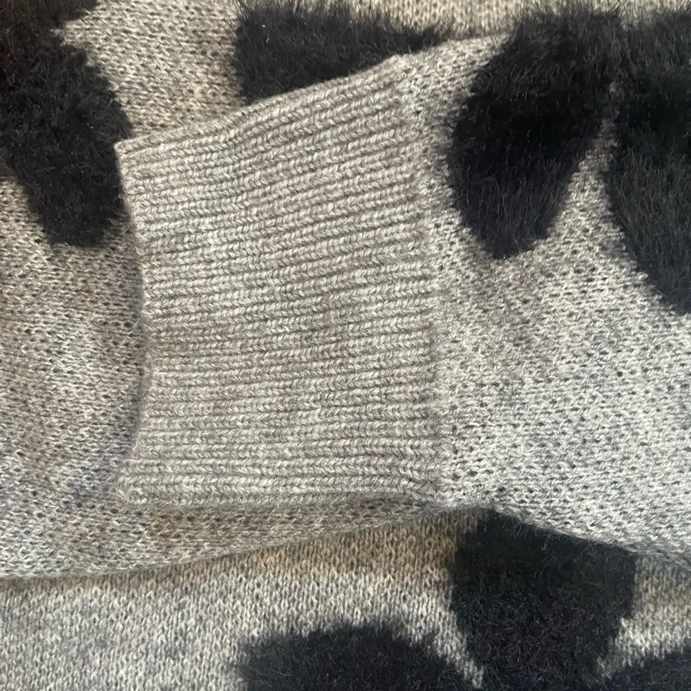 Mod Gray Floral Knit Sweater | Black Flower Detail | Relaxed Fit - Picture 15 of 16